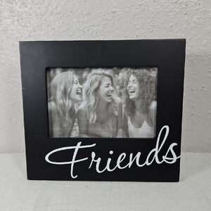 Malden Black with white 'Friends' text Picture Frame 7x8